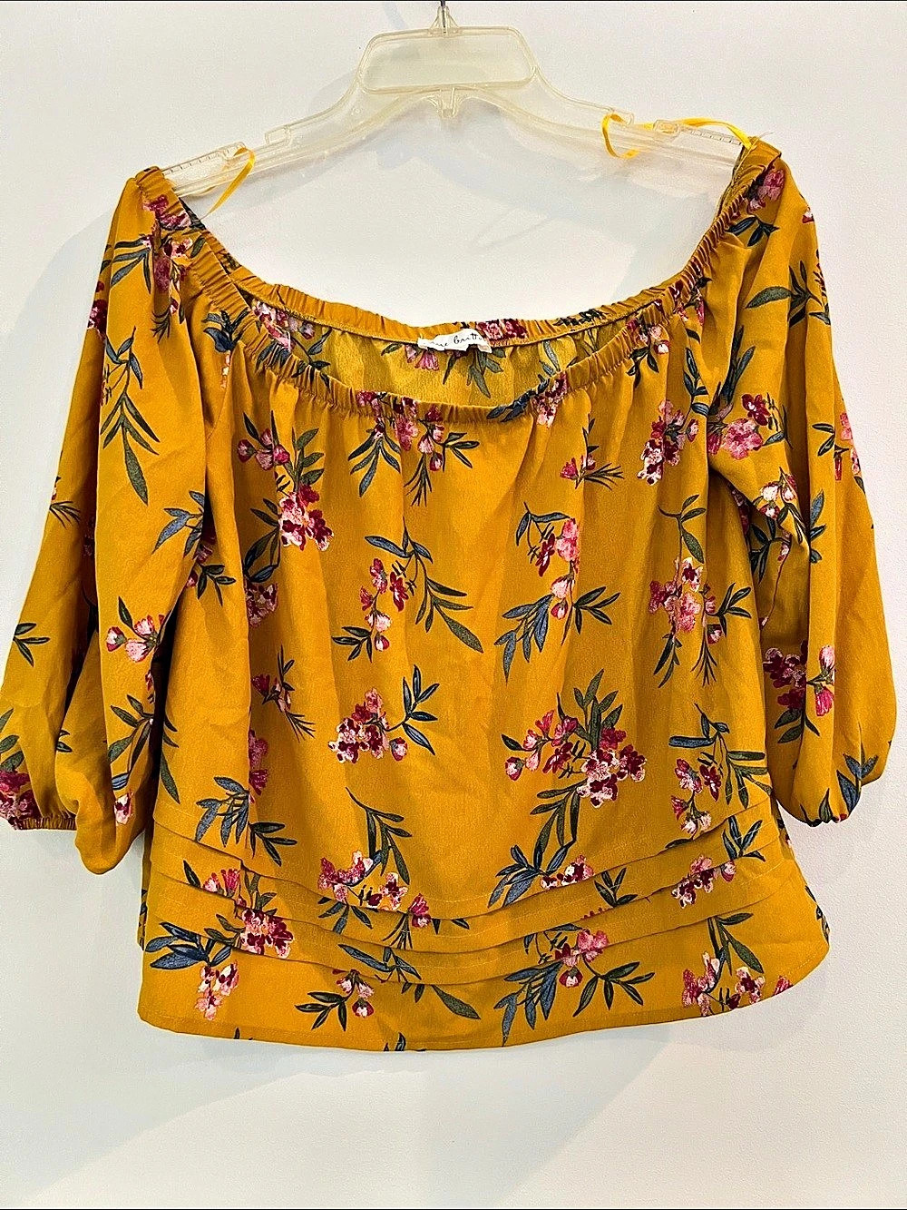 Mimi Chica Floral off-shoulder Blouse in Yellow & Pink Size Medium